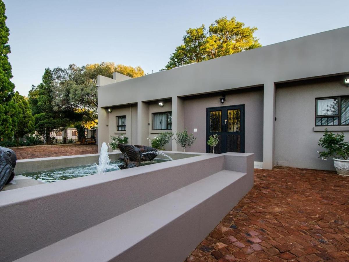 Three Olives Guesthouse Centurion Eksteriør bilde