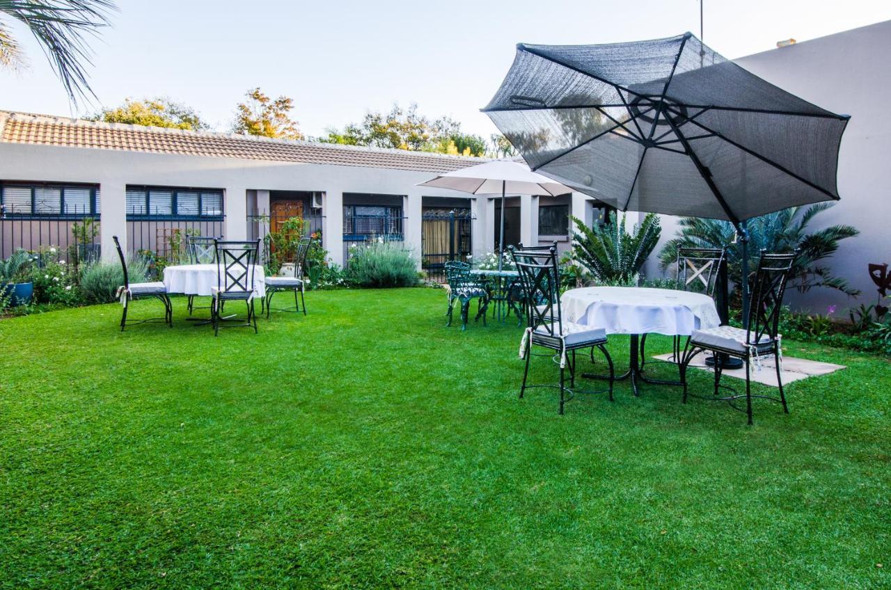 Three Olives Guesthouse Centurion Eksteriør bilde